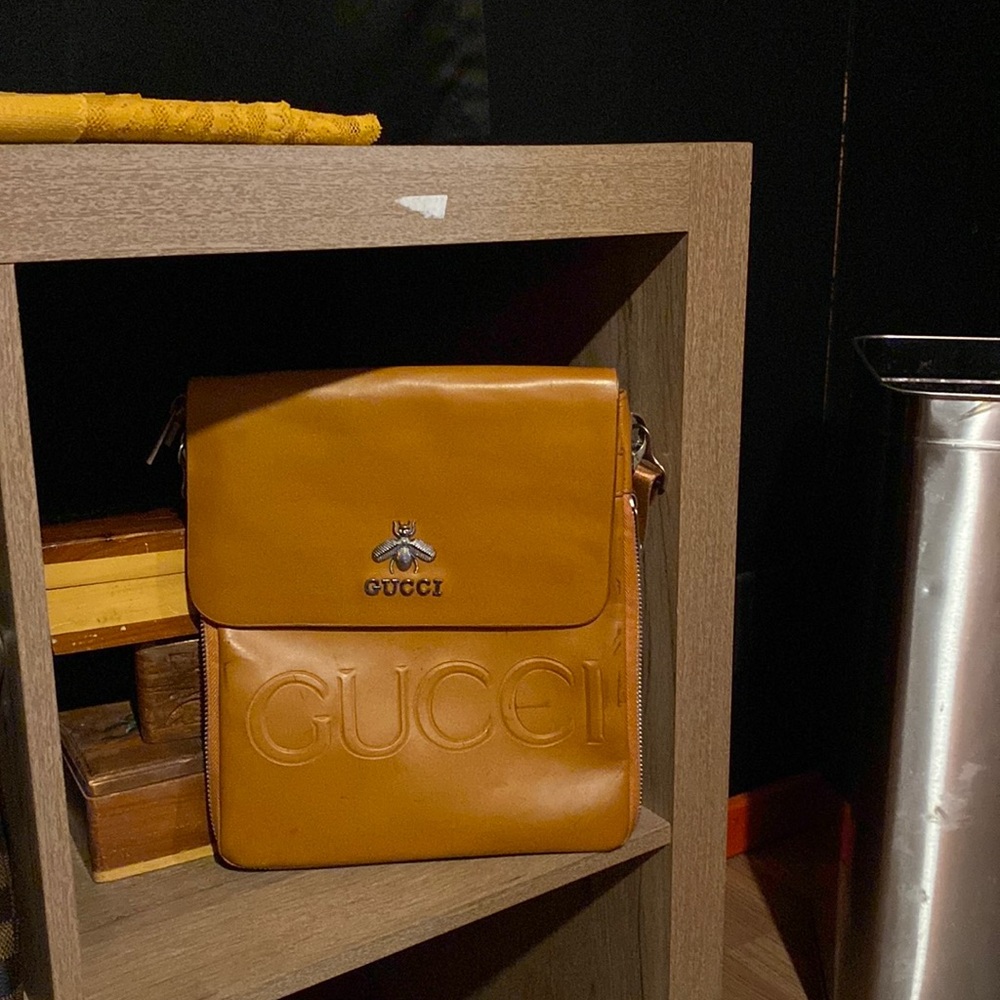 Cross shoulder small authentic Gucci bag